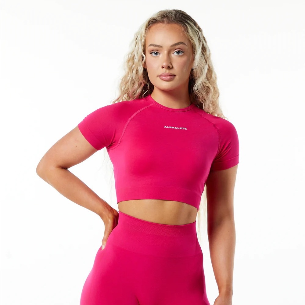 Alphalete- Amplify - Crop Top